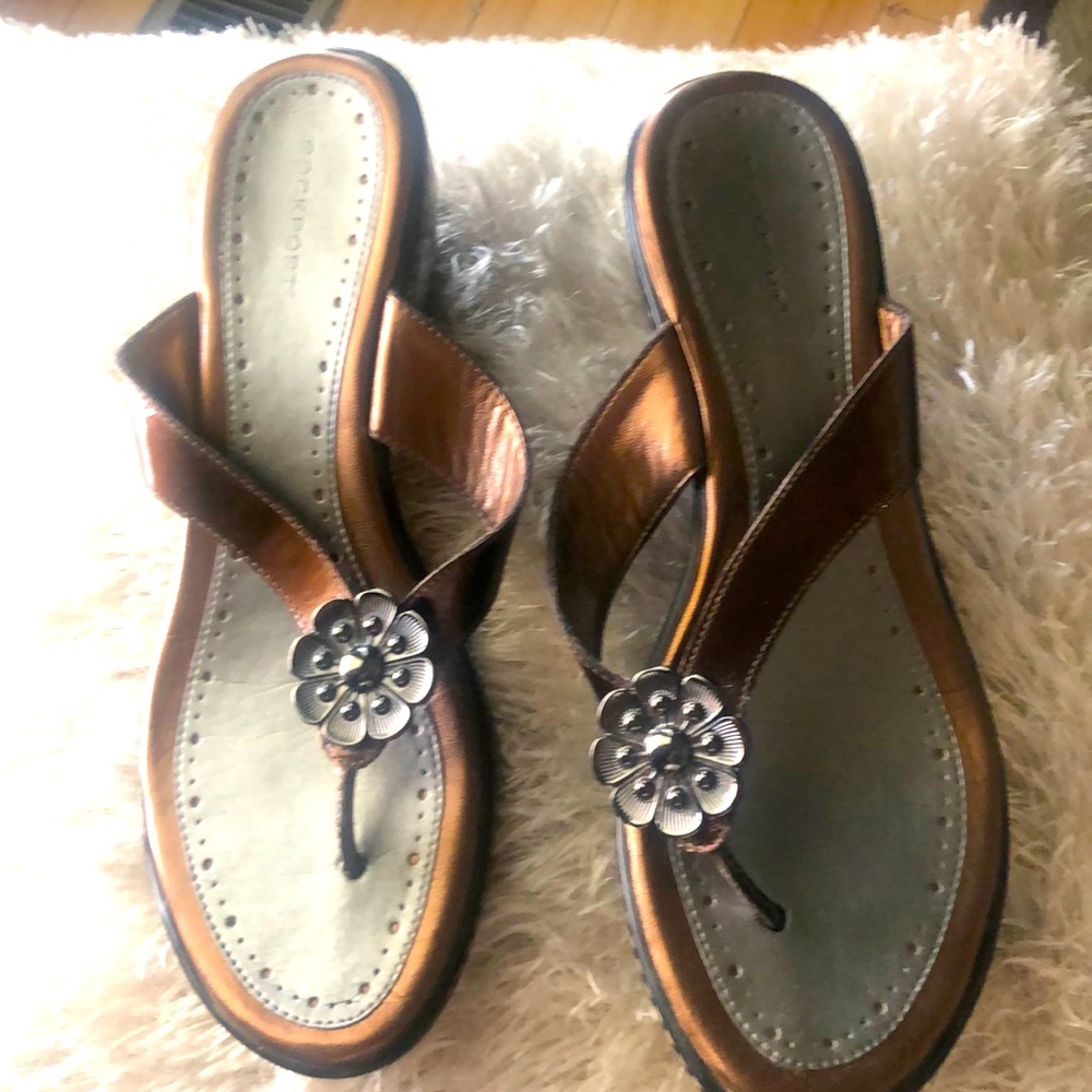 Rockport size 8 /2” thong